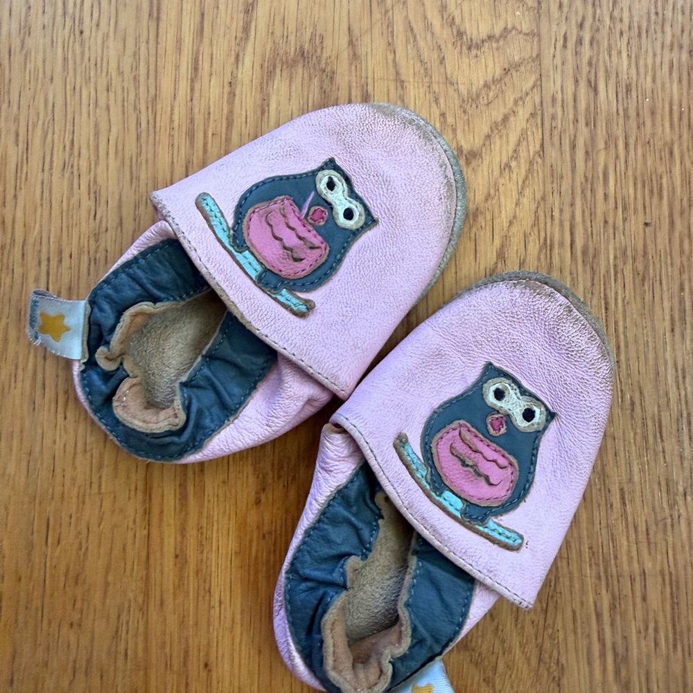 Mini star soft sole Shoes with Owl Design, size 2-4